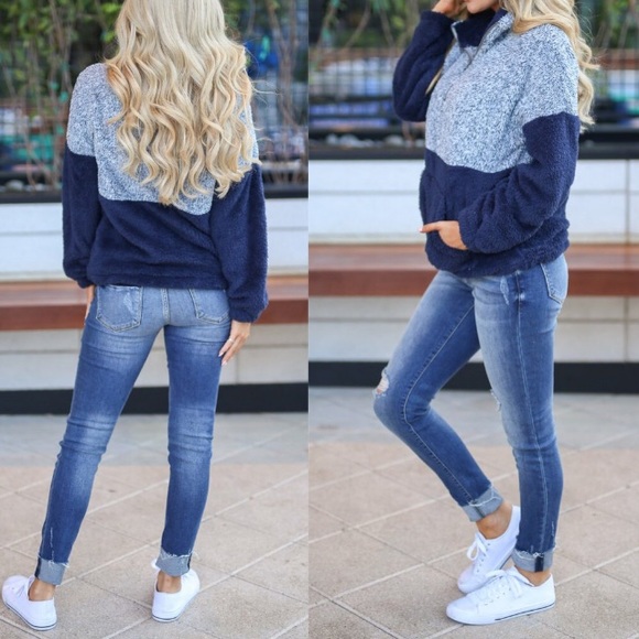 Last one! Super soft sweater - Picture 2 of 2